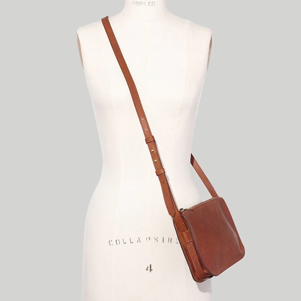 Madwell Simple Crossbody Bag in English Saddle
